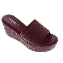Medium Wedge