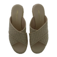 Medium Wedge
