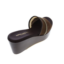 Medium Wedge