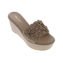 Medium Wedge