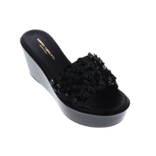 Medium Wedge