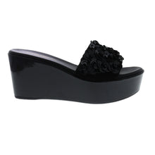 Medium Wedge