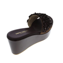 Medium Wedge