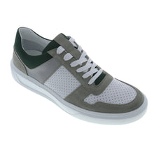 White Seakers with simple design for men