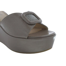 Medium Wedge