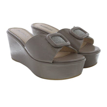 Medium Wedge