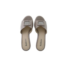 Medium Wedge