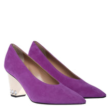 Classic Pumps