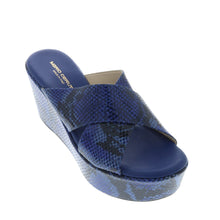 Medium Wedge