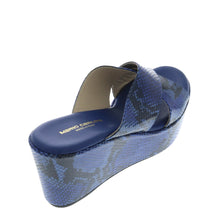 Medium Wedge