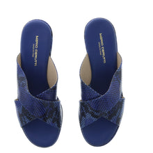 Medium Wedge