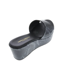 Low Wedge