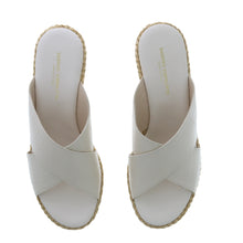 Medium Wedge