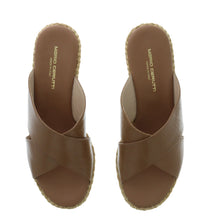 Medium Wedge
