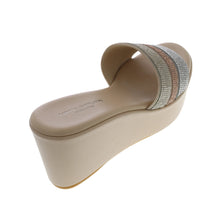 Medium Wedge