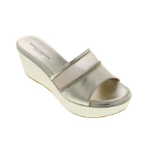 Medium Wedge