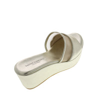Medium Wedge