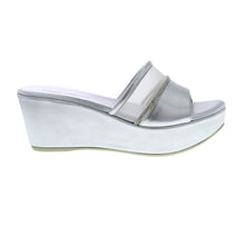 Medium Wedge