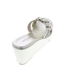 Medium Wedge