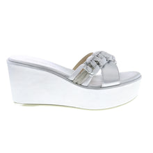 Medium Wedge