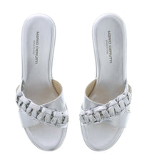 Medium Wedge
