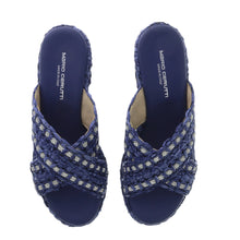 Medium Wedge