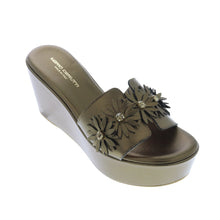 Medium Wedge