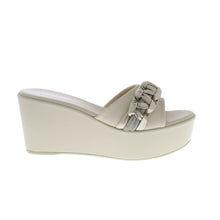 Medium Wedge