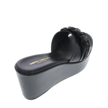 Medium Wedge